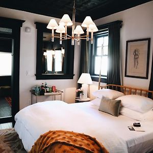 One-Bedroom King Suite